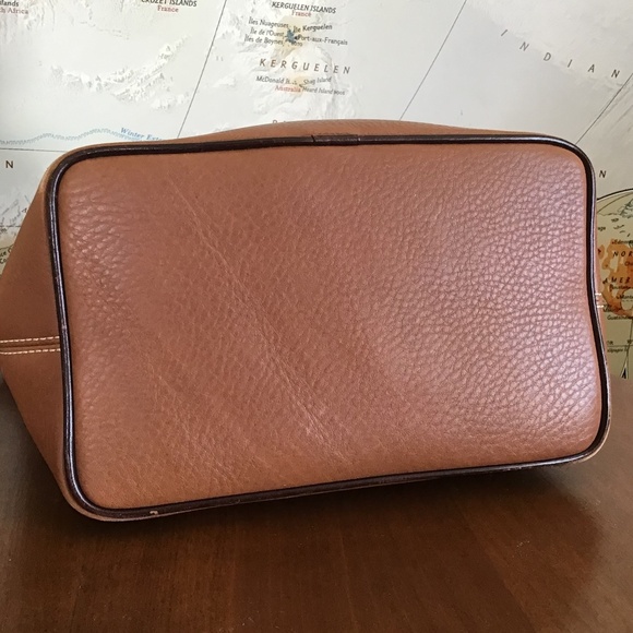 DOONEY & BOURKE 1975 Vintage Pebble Grain Hobo Bag - Picture 10 of 16